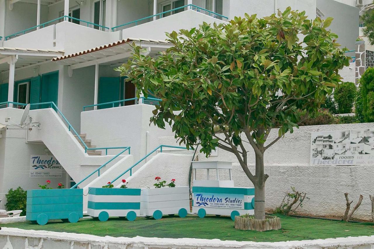 Theodora Rooms Poros Town Екстериор снимка