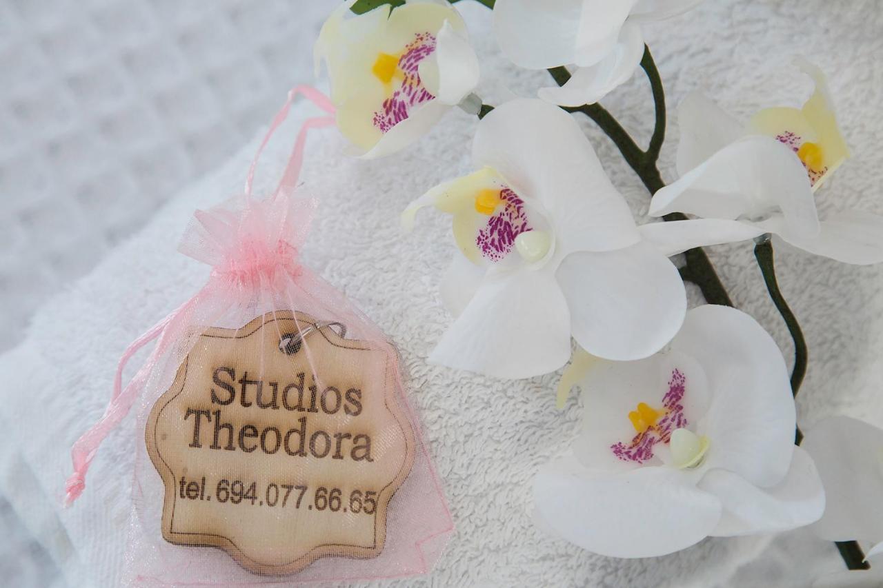 Theodora Rooms Poros Town Екстериор снимка