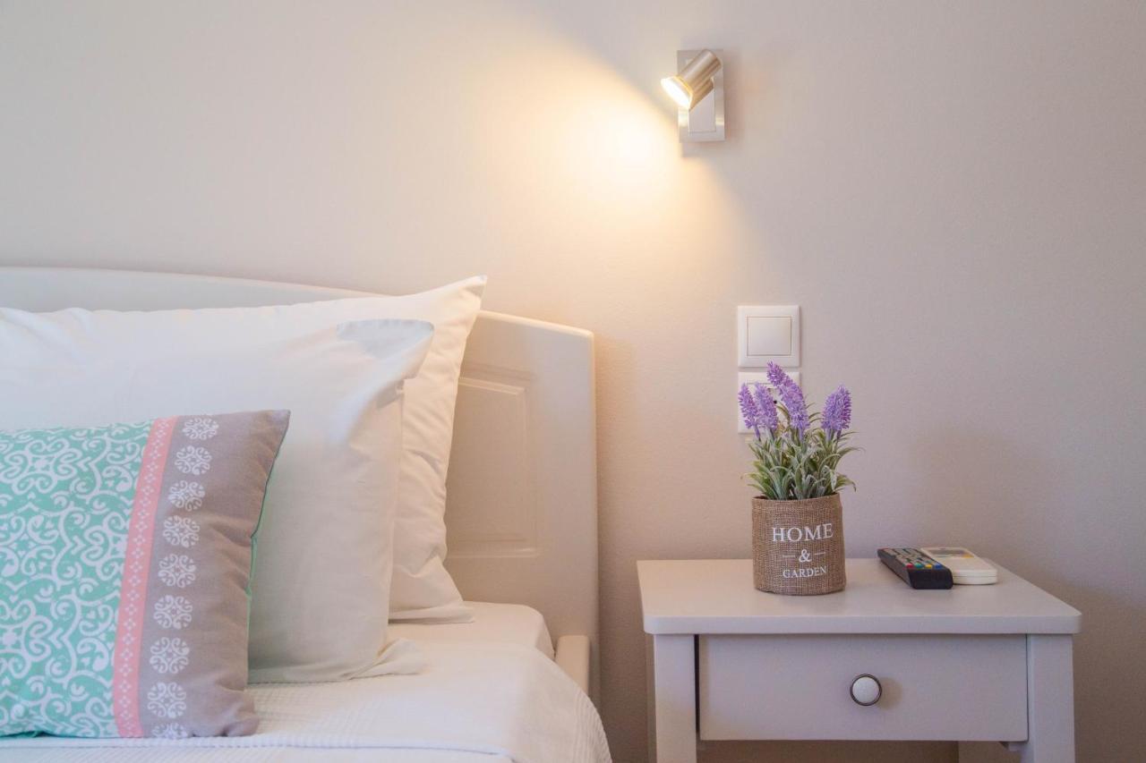 Theodora Rooms Poros Town Екстериор снимка