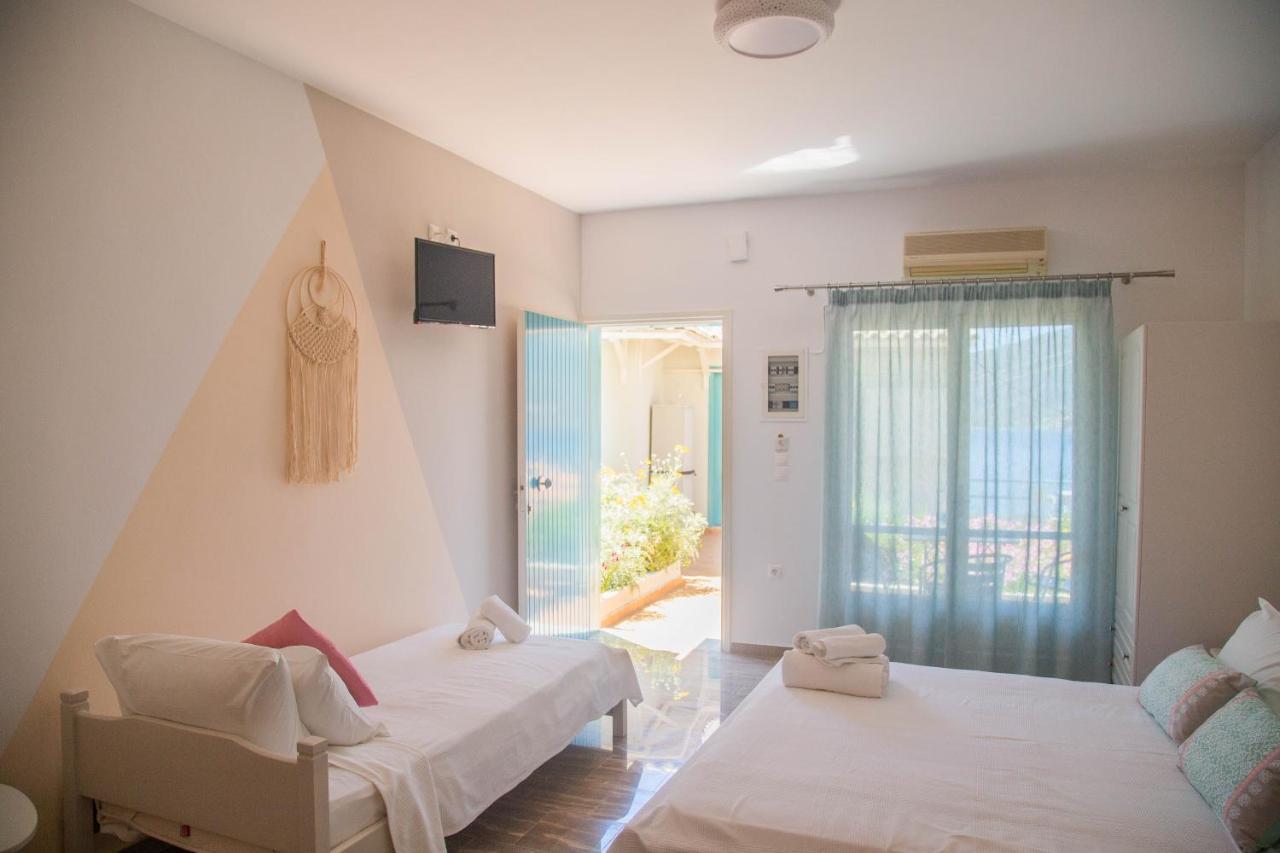 Theodora Rooms Poros Town Екстериор снимка
