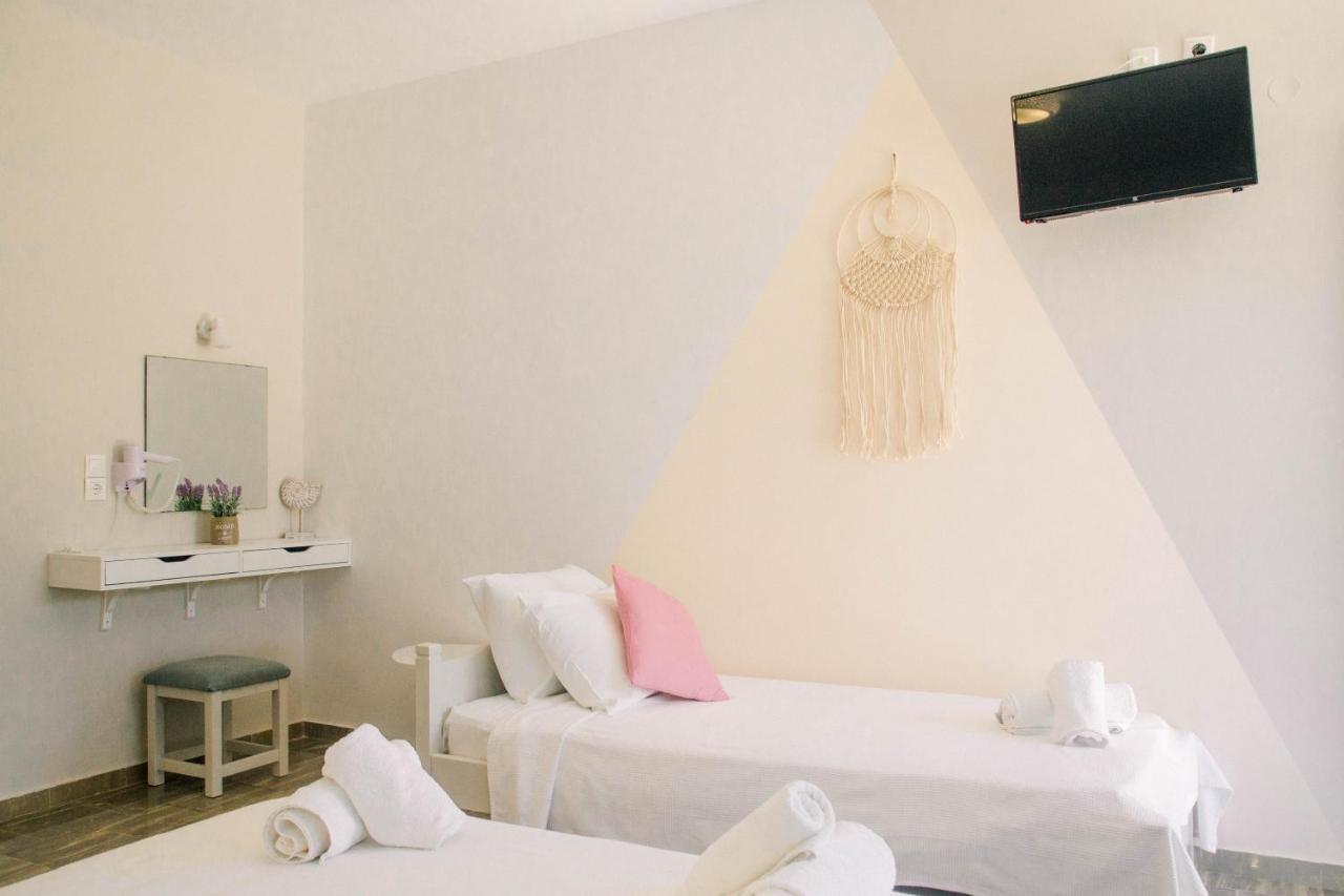 Theodora Rooms Poros Town Екстериор снимка