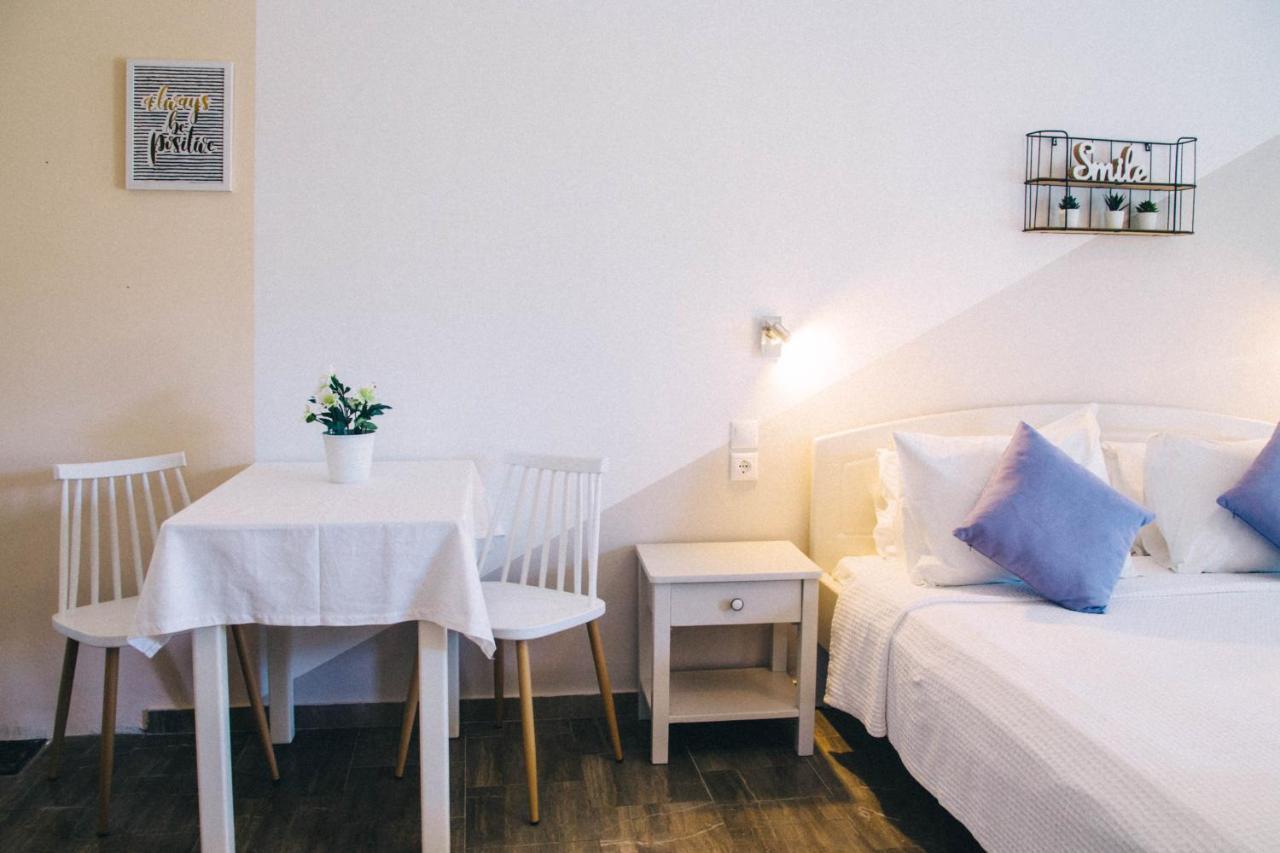 Theodora Rooms Poros Town Екстериор снимка