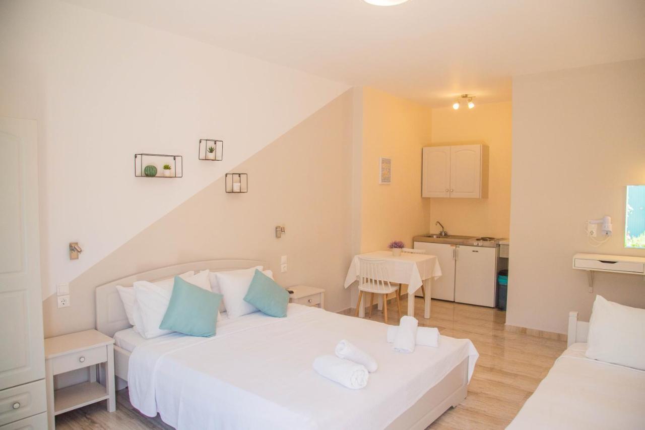 Theodora Rooms Poros Town Екстериор снимка