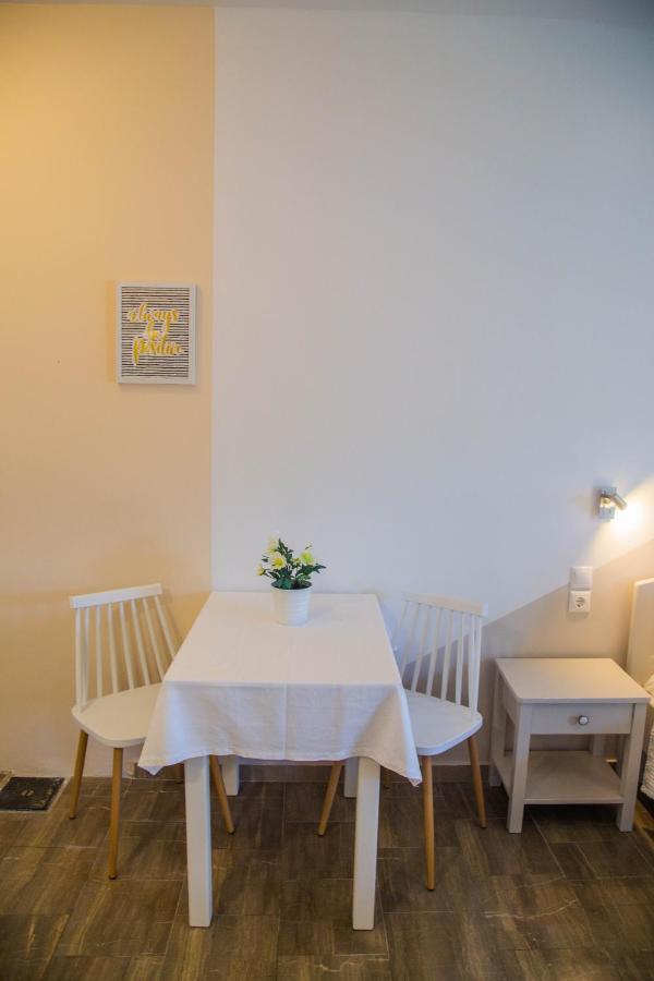 Theodora Rooms Poros Town Екстериор снимка